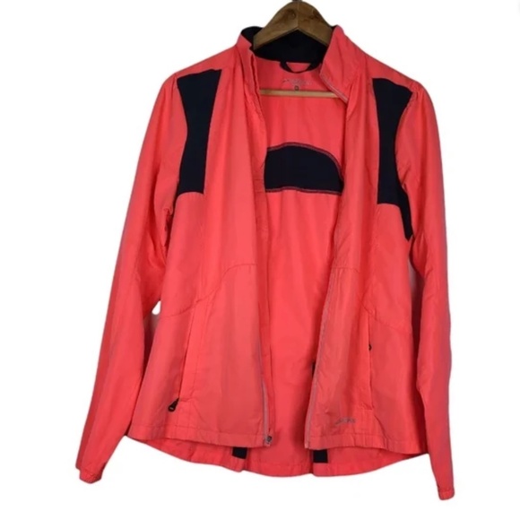 Brooks Lightweight Running Jacket Shelter Technology Neon Pink— size Medium - Picture 3 of 8